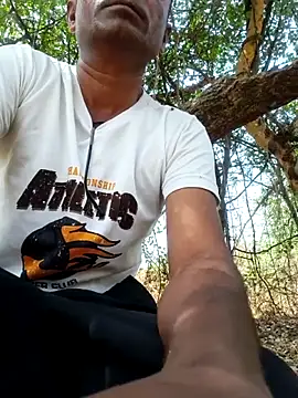 Snapshot of himvilohi08 chatting on 05-31-26, 05:02 himvilohi08 online show from 05-31-26, 05:02