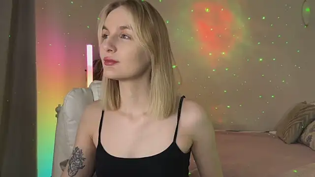 Snapshot of _Vikky_Moon_ chatting on 05-14-26, 12:51 Vikky Moon online show from 05-14-26, 12:51