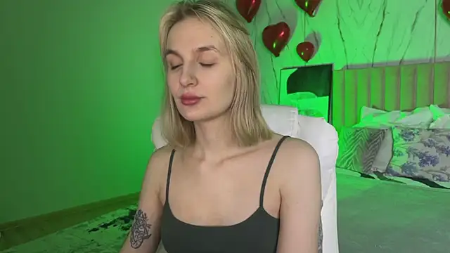  Vikky Moon  online show from 03-13-26, 12:59