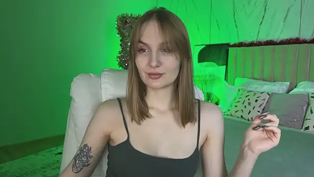 Snapshot of _Vikky_Moon_ chatting on 01-08-26, 01:11 Vikky Moon online show from 01-08-26, 01:11