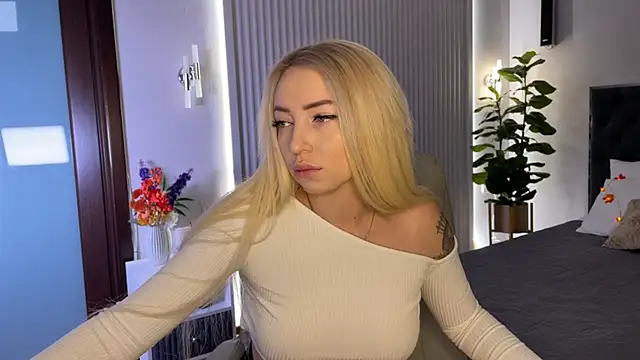 OhMyEmma online show from 10-15-25, 01:26