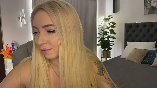 OhMyEmma online show from 11-06-25, 01:20