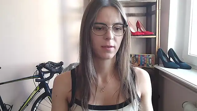 Snapshot of love_megi chatting on 05-02-26, 06:29 love megi online show from 05-02-26, 06:29