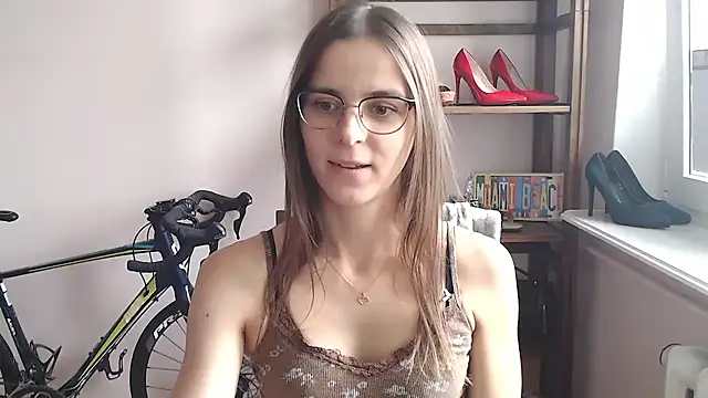 Snapshot of love_megi chatting on 07-15-26, 01:29 love megi online show from 07-15-26, 01:29