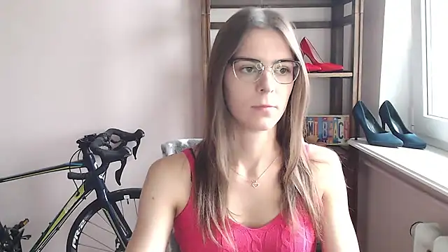 Snapshot of love_megi chatting on 05-30-26, 06:20 love megi online show from 05-30-26, 06:20