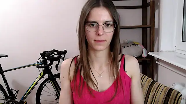 Snapshot of love_megi chatting on 12-14-25, 07:41 love megi online show from 12-14-25, 07:41