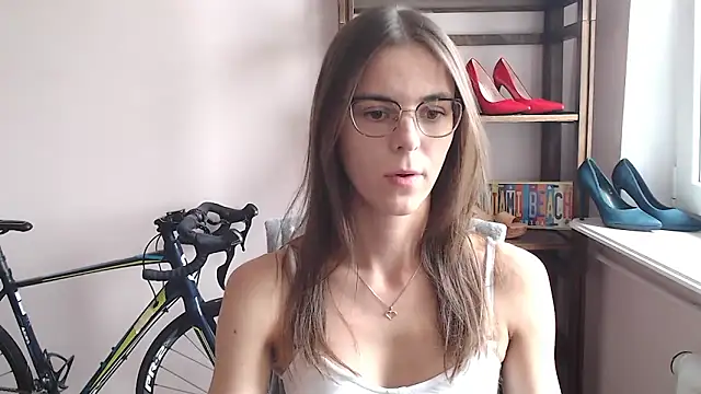 Snapshot of love_megi chatting on 04-20-26, 01:35 love megi online show from 04-20-26, 01:35