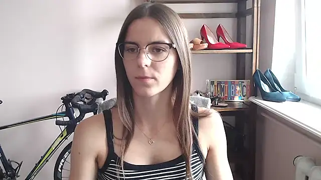 Snapshot of love_megi chatting on 06-04-26, 01:27 love megi online show from 06-04-26, 01:27