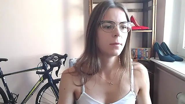 love megi online show from 04-18-26, 06:38