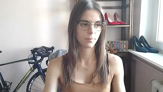 Snapshot of love_megi chatting on 05-09-26, 06:17 love megi online show from 05-09-26, 06:17