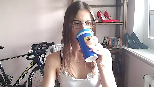 Snapshot of love_megi chatting on 07-07-26, 01:36 love megi online show from 07-07-26, 01:36