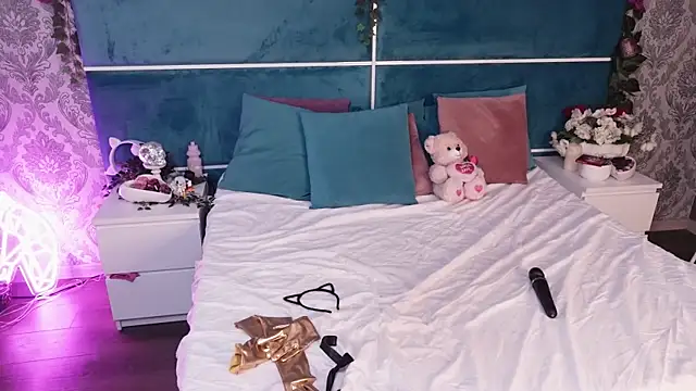 SunnyGlow online show from 10-05-25, 04:14