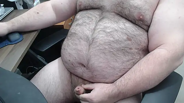 Snapshot of SmallBearUK chatting on 01-15-26, 09:34 SmallBearUK online show from 01-15-26, 09:34