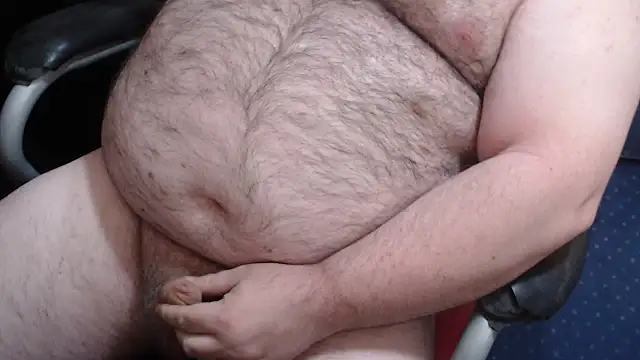 Snapshot of SmallBearUK chatting on 09-11-25, 11:21 SmallBearUK online show from 09-11-25, 11:21