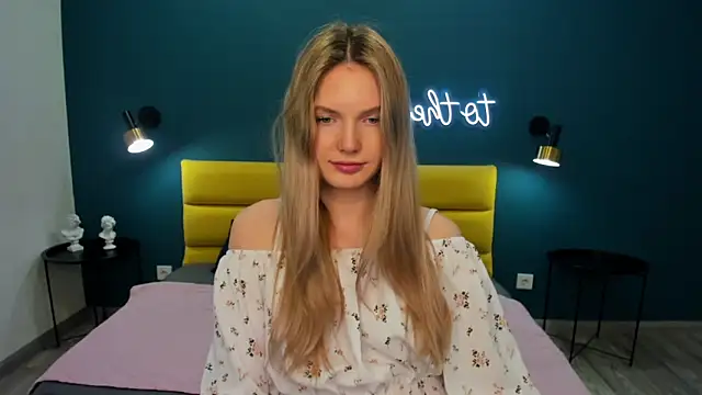 EvelineAmore online show from 04-28-26, 08:41