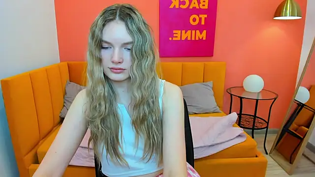 EvelineAmore online show from 05-18-26, 08:41