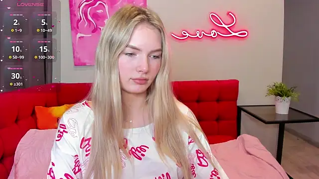 EvelineAmore online show from 07-18-26, 01:25