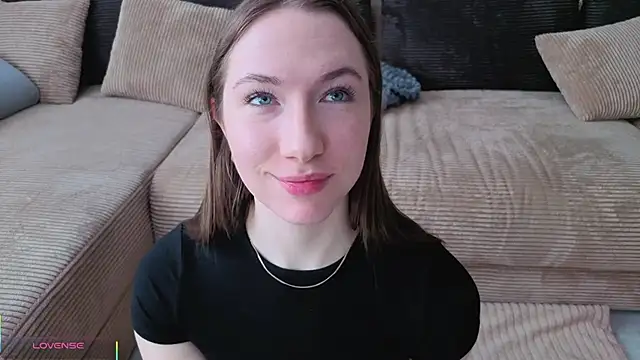 Snapshot of Kira_mindnes chatting on 04-19-26, 06:25 Kira mindnes online show from 04-19-26, 06:25