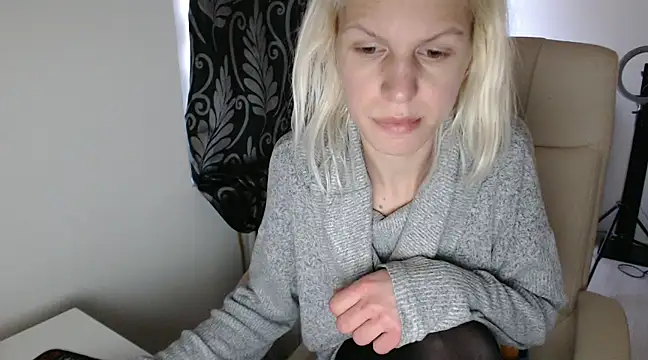 Snapshot of ElssaRush chatting on 03-09-25, 06:39 ElssaRush online show from 03-09-25, 06:39