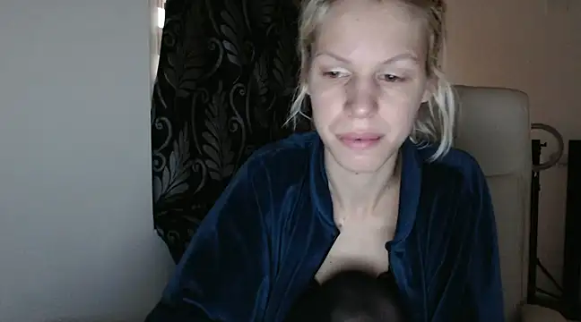 Snapshot of ElssaRush chatting on 03-23-25, 04:49 ElssaRush online show from 03-23-25, 04:49