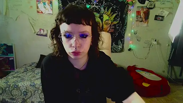 Snapshot of Lil_foxxx chatting on 07-07-26, 11:36 Lil foxxx online show from 07-07-26, 11:36