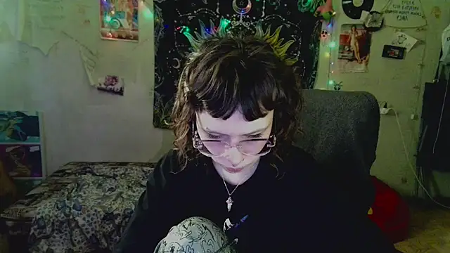 Snapshot of Lil_foxxx chatting on 07-21-26, 11:11 Lil foxxx online show from 07-21-26, 11:11