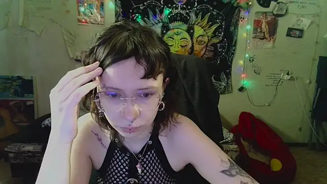 Snapshot of Lil_foxxx chatting on 07-27-26, 09:49 Lil foxxx online show from 07-27-26, 09:49