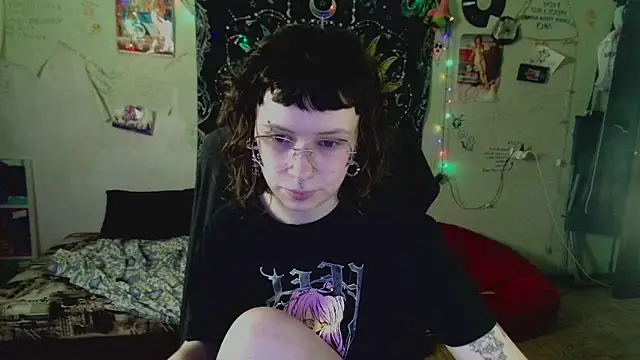 Snapshot of Lil_foxxx chatting on 07-20-26, 10:39 Lil foxxx online show from 07-20-26, 10:39