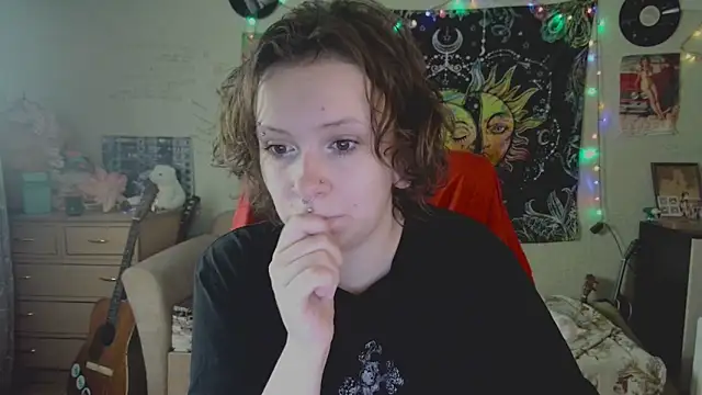 Snapshot of Lil_foxxx chatting on 09-23-25, 11:06 Lil foxxx online show from 09-23-25, 11:06