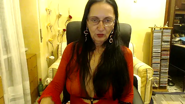 Snapshot of RobertaFox69 chatting on 12-05-25, 08:17 RobertaFox69 online show from 12-05-25, 08:17