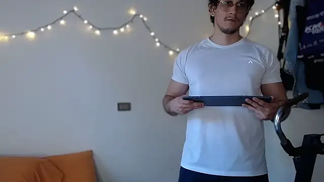 chicoinhibido online show from 12-15-25, 08:47