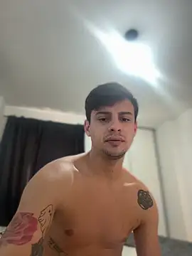 Snapshot of CarinaRose chatting on 02-18-26, 08:05 CarinaRose online show from 02-18-26, 08:05