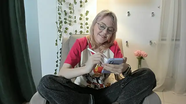 DarleneBeldon online show from 03-12-25, 02:23