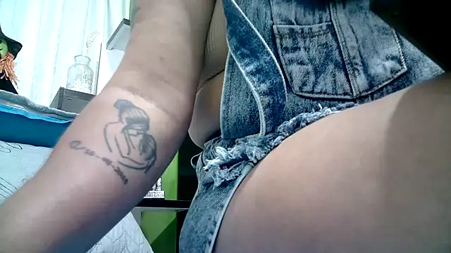 ANA-BULLOCK- online show from 10-27-25, 12:39