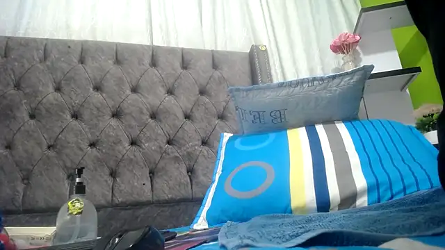 ANA-BULLOCK- online show from 09-30-25, 12:22