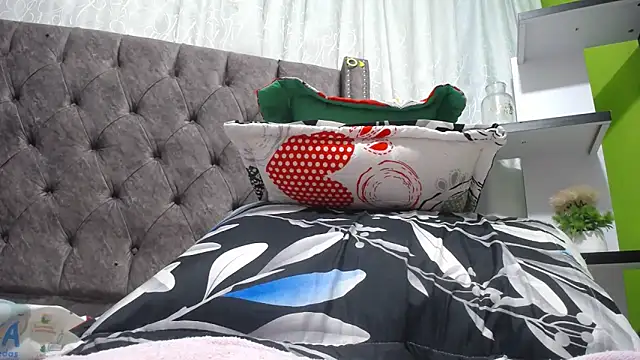 ANA-BULLOCK- online show from 12-14-25, 12:11