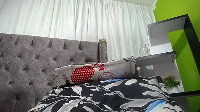 ANA-BULLOCK- online show from 12-19-25, 11:56