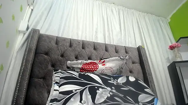 ANA-BULLOCK- online show from 09-22-25, 12:22