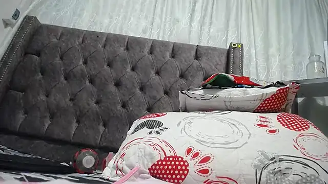 ANA-BULLOCK- online show from 12-15-25, 12:11