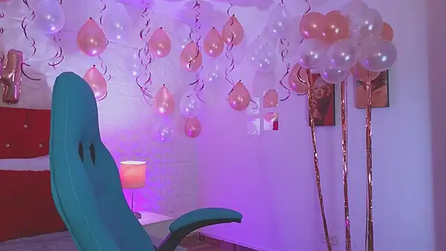 weet Evans    online show from 11-14-25, 04:16