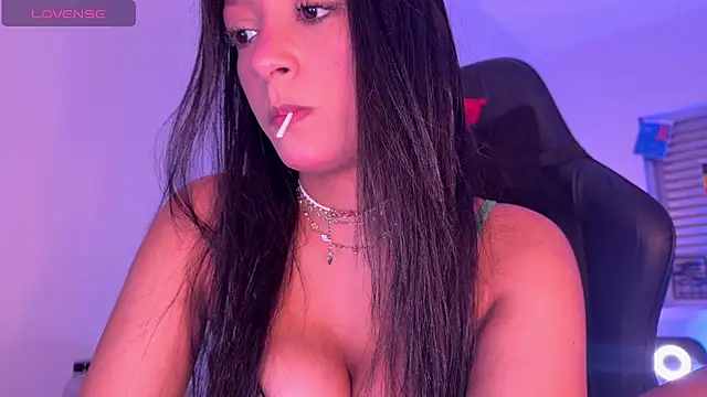 Snapshot of StacySpice01 chatting on 06-14-26, 01:02 StacySpice01 online show from 06-14-26, 01:02