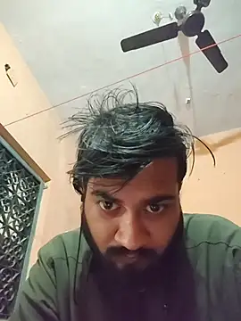 Snapshot of mpaale11 chatting on 12-17-25, 11:04 mpaale11 online show from 12-17-25, 11:04