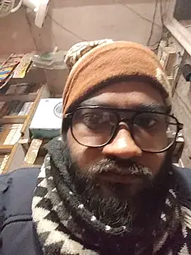 Snapshot of mpaale11 chatting on 12-20-25, 03:15 mpaale11 online show from 12-20-25, 03:15