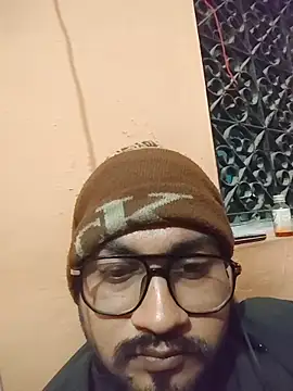 Snapshot of mpaale11 chatting on 02-05-26, 04:14 mpaale11 online show from 02-05-26, 04:14