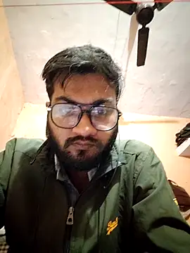 Snapshot of mpaale11 chatting on 11-10-25, 01:38 mpaale11 online show from 11-10-25, 01:38