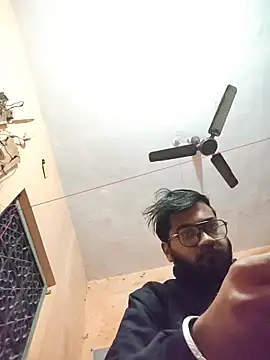 Snapshot of mpaale11 chatting on 12-16-25, 01:37 mpaale11 online show from 12-16-25, 01:37