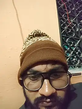 Snapshot of mpaale11 chatting on 01-11-26, 04:36 mpaale11 online show from 01-11-26, 04:36