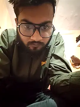 Snapshot of mpaale11 chatting on 11-11-25, 01:17 mpaale11 online show from 11-11-25, 01:17