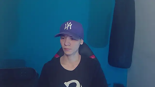 Snapshot of Burperking420_ chatting on 03-22-25, 04:15 Burperking420 online show from 03-22-25, 04:15