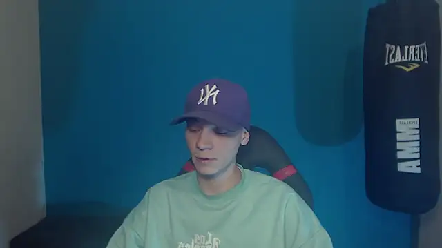 Snapshot of Burperking420_ chatting on 09-08-25, 07:35 Burperking420 online show from 09-08-25, 07:35